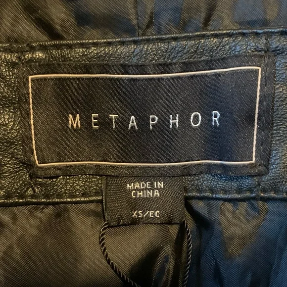 🔥 NWOT Black Faux leather cropped moto jacket - XS - Picture 3 of 15